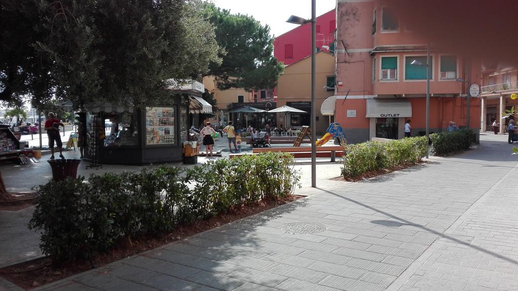Case Vacanze Borgo Marina אימפריה מראה חיצוני תמונה
