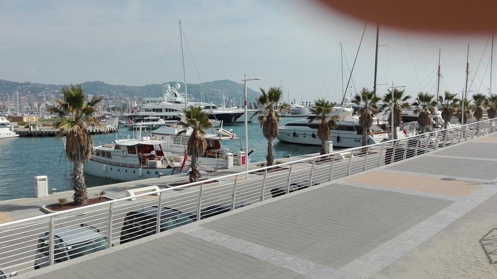Case Vacanze Borgo Marina אימפריה מראה חיצוני תמונה
