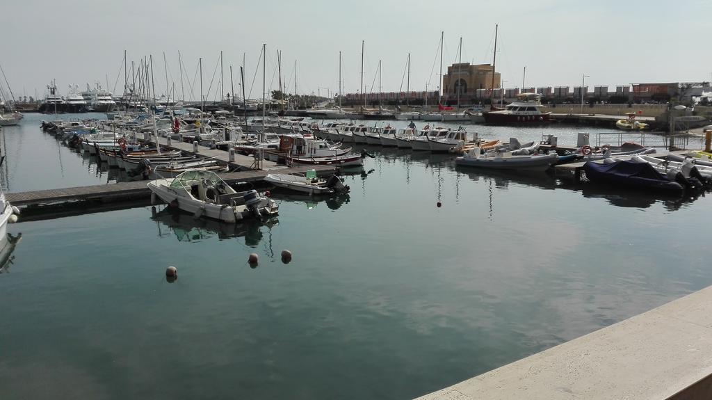 Case Vacanze Borgo Marina אימפריה מראה חיצוני תמונה